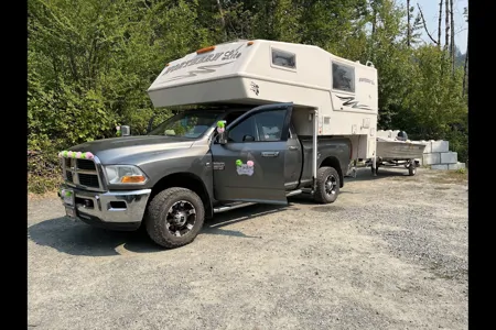 Hans's Northern Lite truck camper
