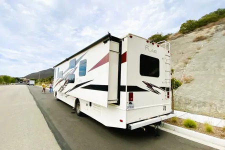 🍦 Creamy Flair 🍦 2021 Modern & Reliable Luxury RV – Family-Friendly, Sleeps 10
