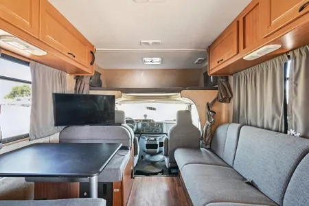 2012 Thor Majestic 28A: Upgraded, Efficient w/ Flex Miles