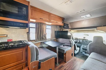 2012 Thor Majestic 28A: Upgraded, Efficient w/ Flex Miles