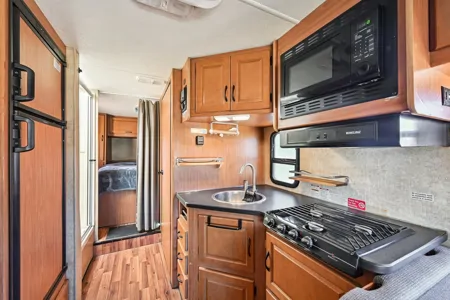 2012 Thor Majestic 28A: Upgraded, Efficient w/ Flex Miles