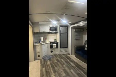Cozy, comfortable, Friendly keystone Ultra lite Travel Trailer