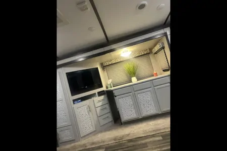 Cozy, comfortable, Friendly keystone Ultra lite Travel Trailer