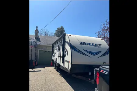 Mathew's Keystone 243 bhs Travel Trailer