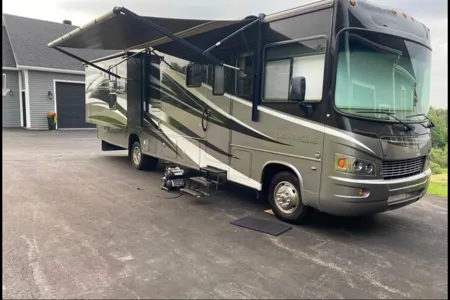 Le George familial 35’ (Bunkbed) (2 slide-out)