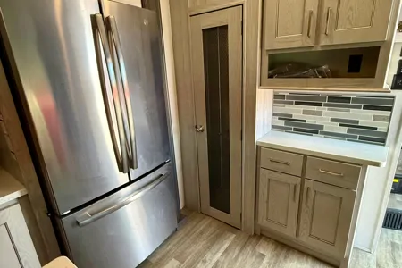 Montana High Country 335BH Fifth Wheel