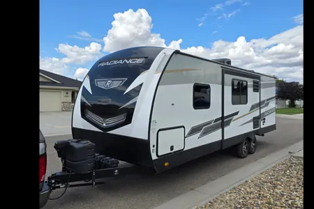 Al's Cruiser RV Radiance Travel Trailer