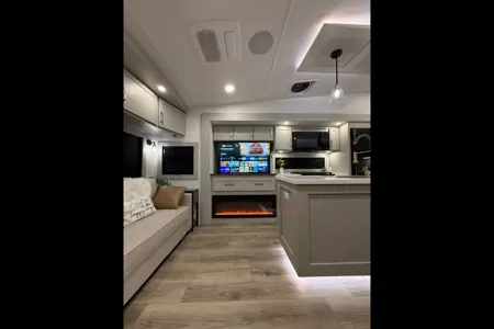 Brinkley 3610 Z Fifth Wheel