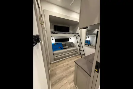 Brinkley 3610 Z Fifth Wheel