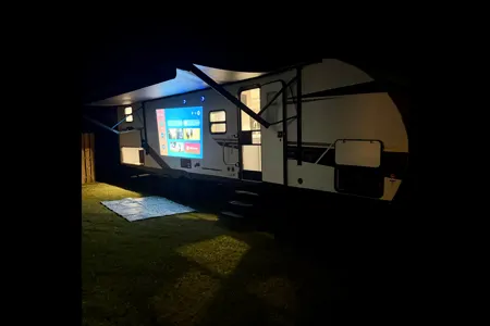 Happy Days 2025 - Sleeps 10 - Delivered and Setup! Forest River Tracer