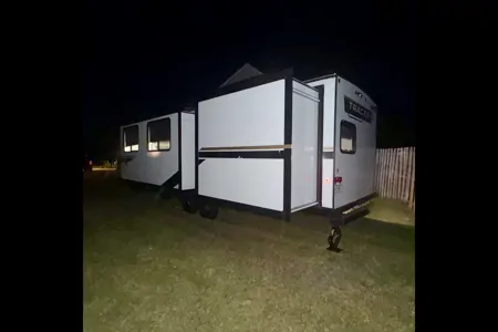 Happy Days 2025 - Sleeps 10 - Delivered and Setup! Forest River Tracer