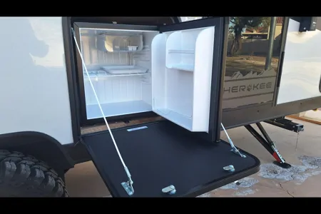 Blacky 2025 Cherokee Black Label with Solar