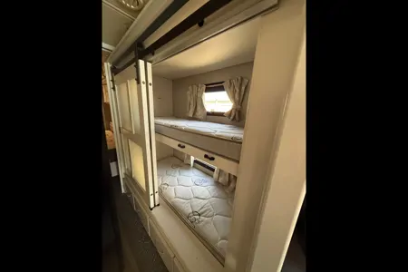 Leo's Legend 2022 Holiday Rambler Navigator 38N