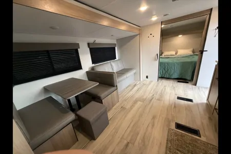 Steven's Coleman Cm25b25 Travel Trailer