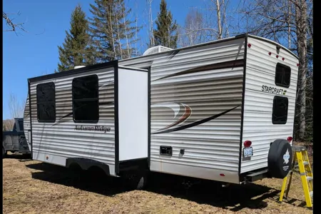 The Getaway with Curtis's Starcraft Autumridge Travel Trailer
