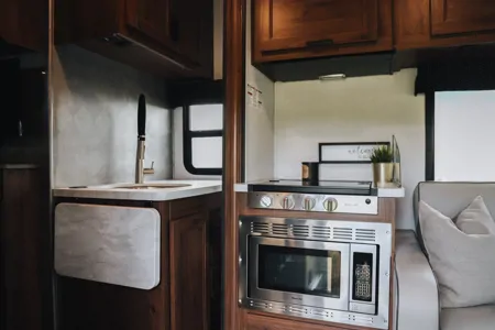 Mamma Dukes 2021 32ft Forester Motorhome