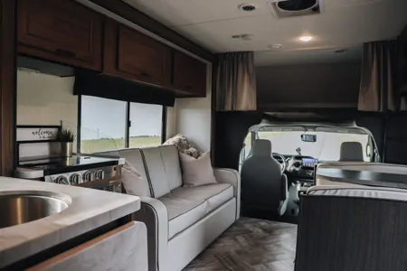 Mamma Dukes 2021 32ft Forester Motorhome