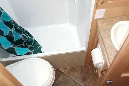 Adventurer 910db Truck Camper DELIVERY ONLY