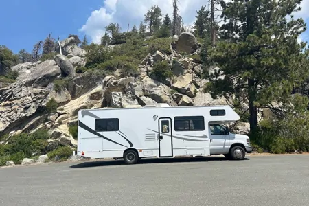 Thor Motor Coach Majestic 28A Class C
