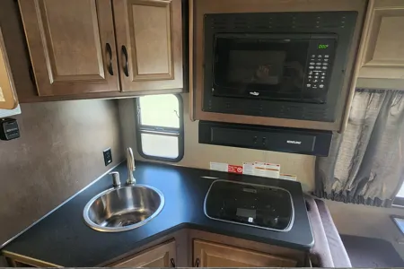 Thor Motor Coach Majestic 28A Class C