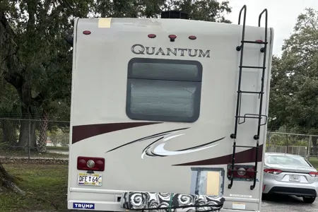 Mac’s Thor Motor Coach Quantum 31ws Class C