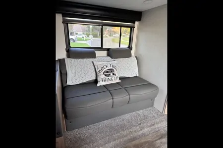 GLAMP with us! 2023 Alpha Wolf - sleeps 10, FULLY STOCKED!