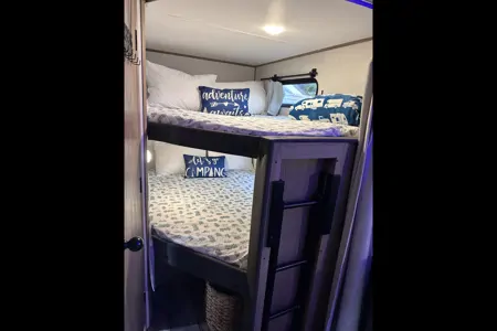 GLAMP with us! 2023 Alpha Wolf - sleeps 10, FULLY STOCKED!