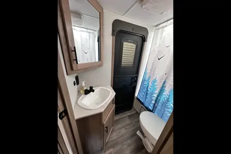 GLAMP with us! 2023 Alpha Wolf - sleeps 10, FULLY STOCKED!