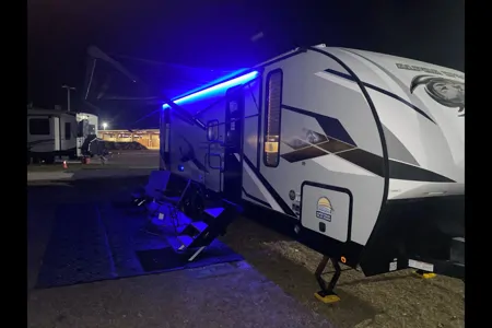 FREEDOM RV Rentals, LLC - 2023 Alpha Wolf - sleeps 8, FULLY STOCKED!