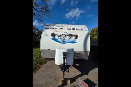 Grey Wolf Travelling Den