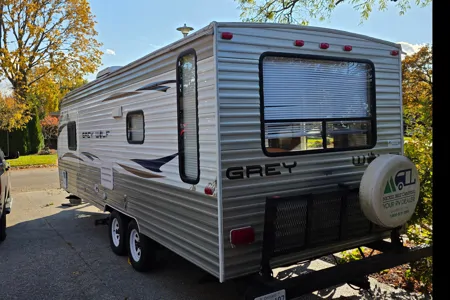 Grey Wolf Travelling Den