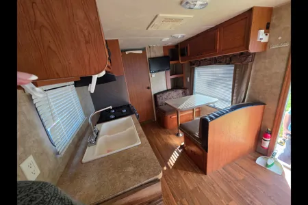 Grey Wolf Travelling Den