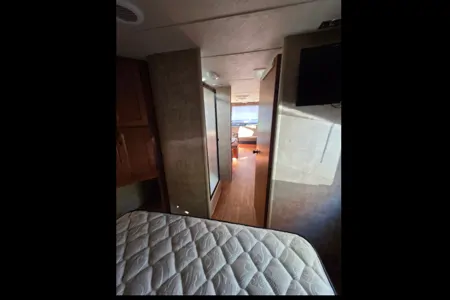 Grey Wolf Travelling Den