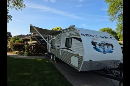 Grey Wolf Travelling Den