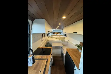 Luxury and Fully Loaded Off Grid Sprinter Van