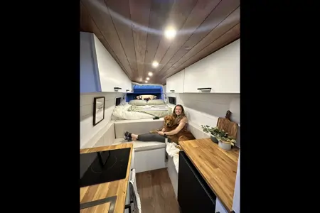 Luxury and Fully Loaded Off Grid Sprinter Van