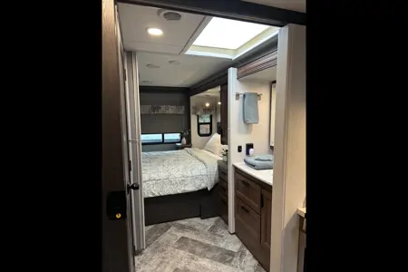 Forest River Sunseeker LESC1908