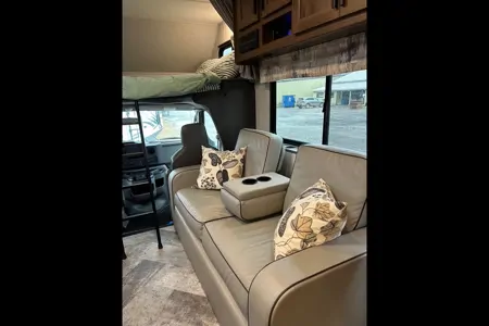 Forest River Sunseeker LESC1908