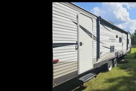 Garret's Forest River Wildwood X-Lite Travel Trailer