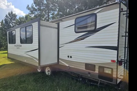 Garret's Forest River Wildwood X-Lite Travel Trailer