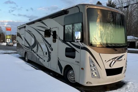 Mike’s Thor Windsport Class A Motor coach