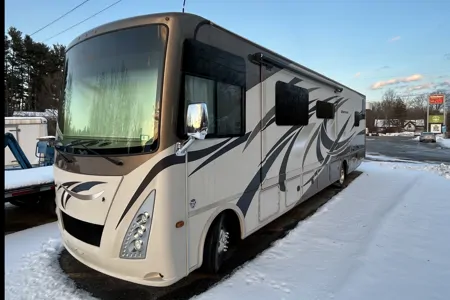 Mike’s Thor Windsport Class A Motor coach
