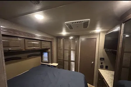 Mike’s Thor Windsport Class A Motor coach