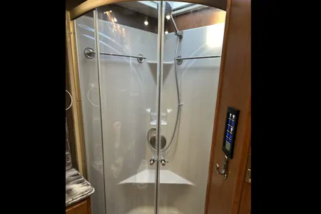 Cousin Eddie’s Tiffin Motorhomes BHQ40 Class A