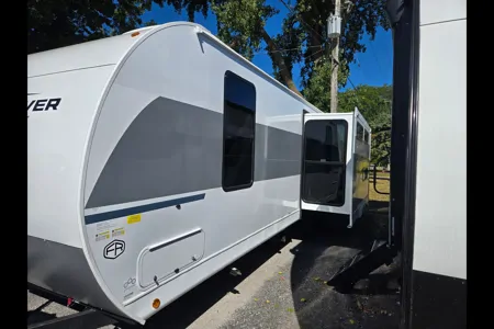 CalvinAngela's Salem View Travel Trailer