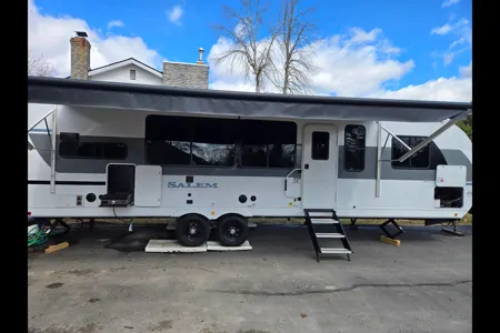 CalvinAngela's Salem View Travel Trailer