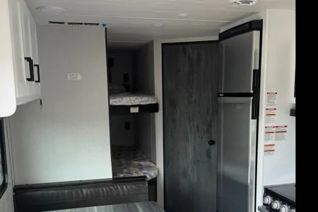 Reynold's Keystone Hideout 262BH Travel Trailer