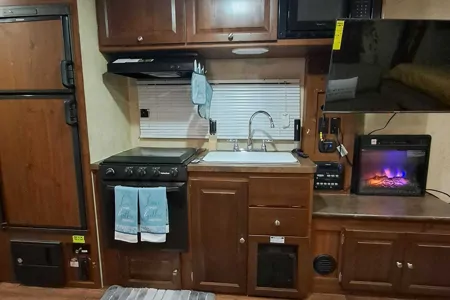 Jayes Flagstaff Shamrock Travel Trailer