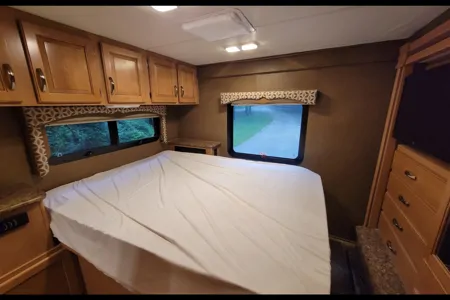 Cody's Thor Motor Coach 31E Class C Bunkhouse