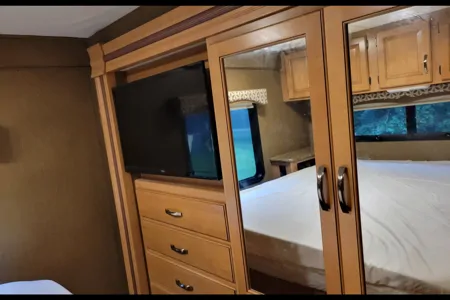 Cody's Thor Motor Coach 31E Class C Bunkhouse